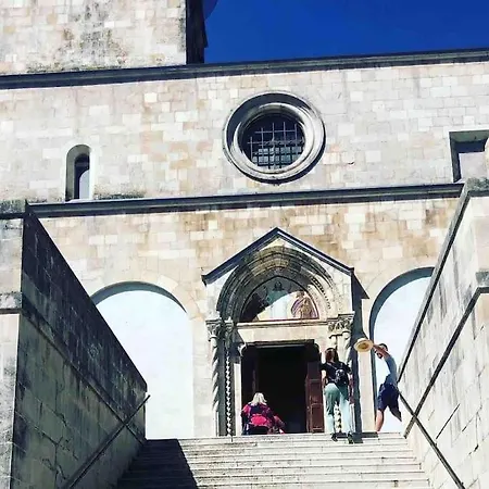 Apartment Casa Dei Pazzi Montanari Da Cristina