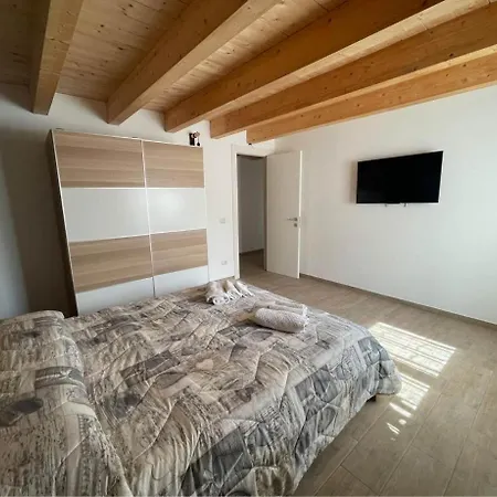 Apartment Casa Dei Pazzi Montanari Da Cristina